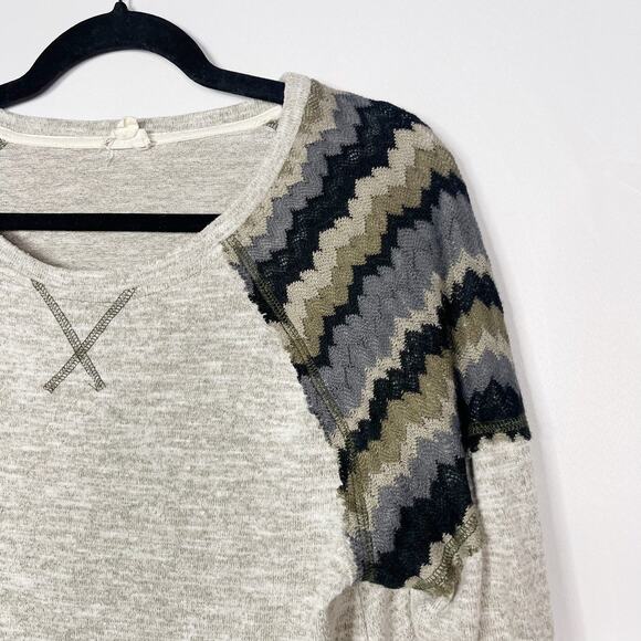 Hem & Thread Medium M Gray Heather Chevron Shoulder Patch Crew Neck Pullover - Picture 3 of 8